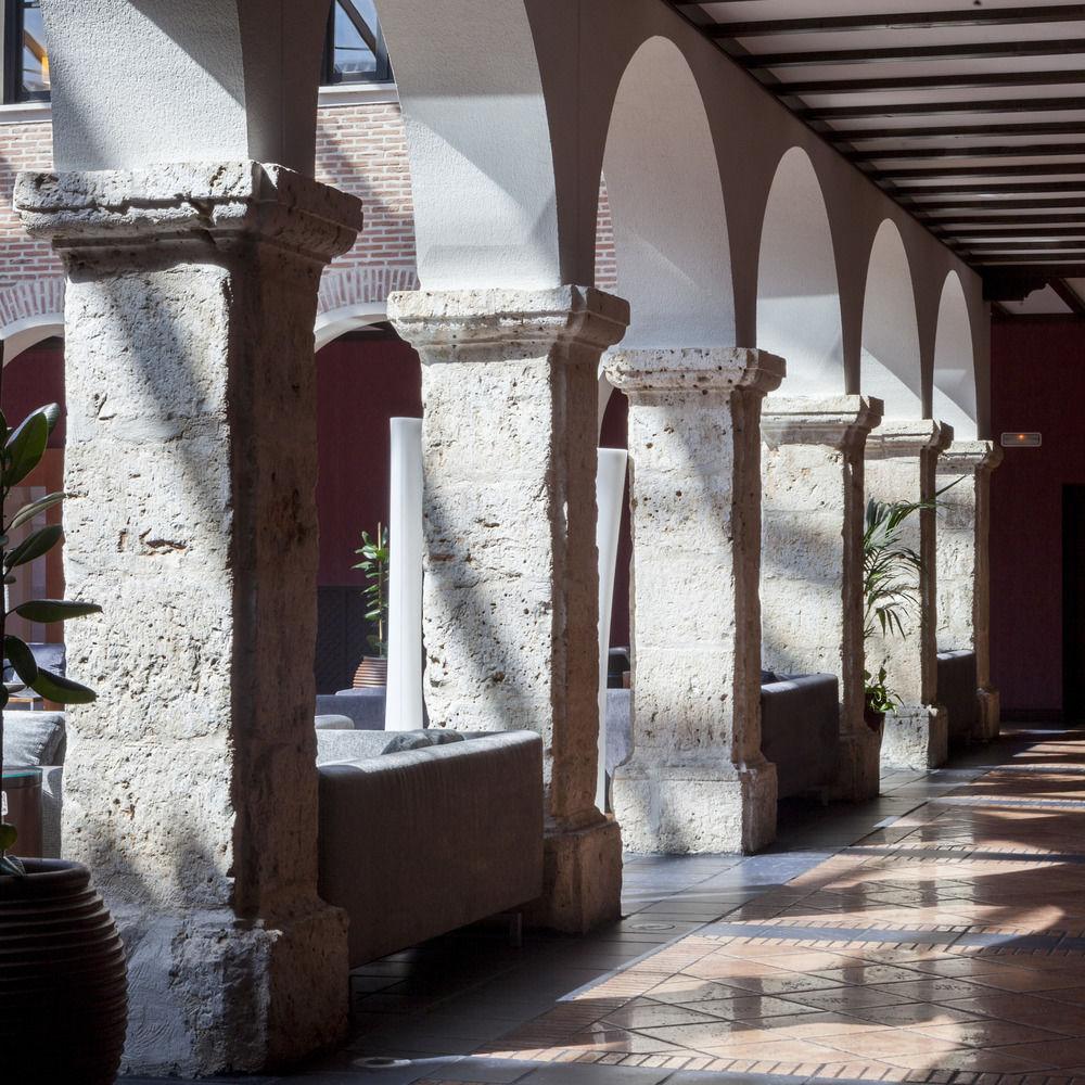Ac Hotel Palacio De Santa Ana By Marriott Вальядолид Экстерьер фото The cloister of the University of Valencia