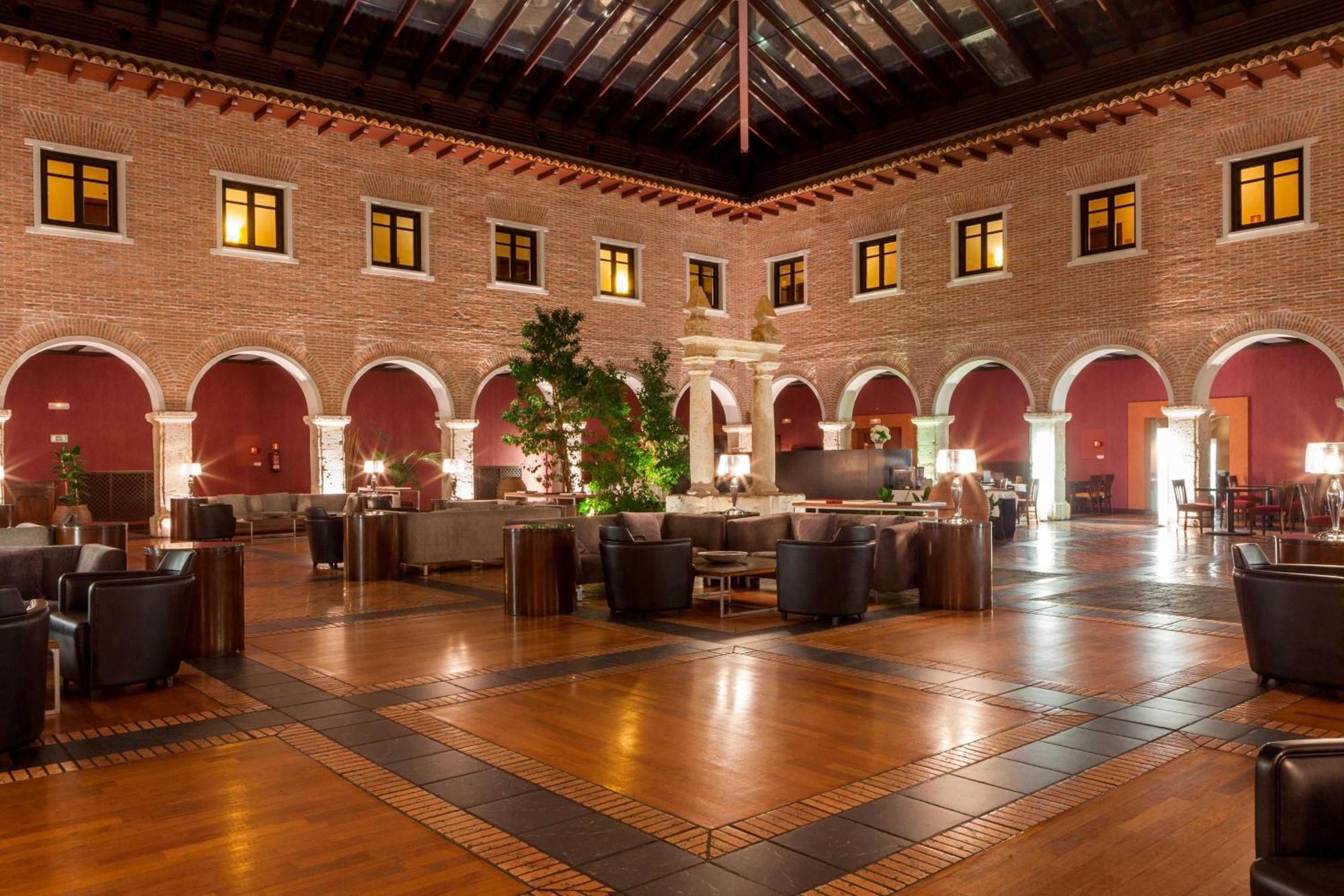Ac Hotel Palacio De Santa Ana By Marriott Вальядолид Экстерьер фото The interior of the hotel